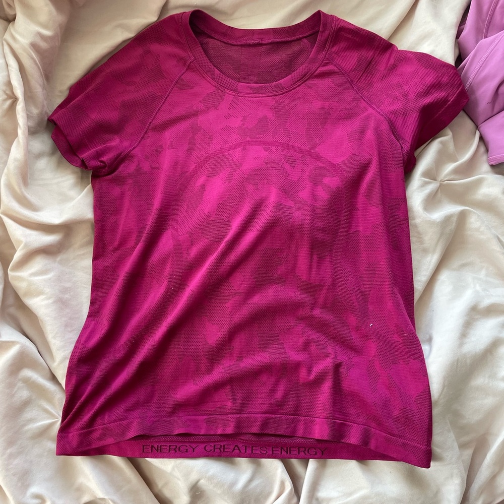 Lululemon 2023 new year swiftly tech *rare*